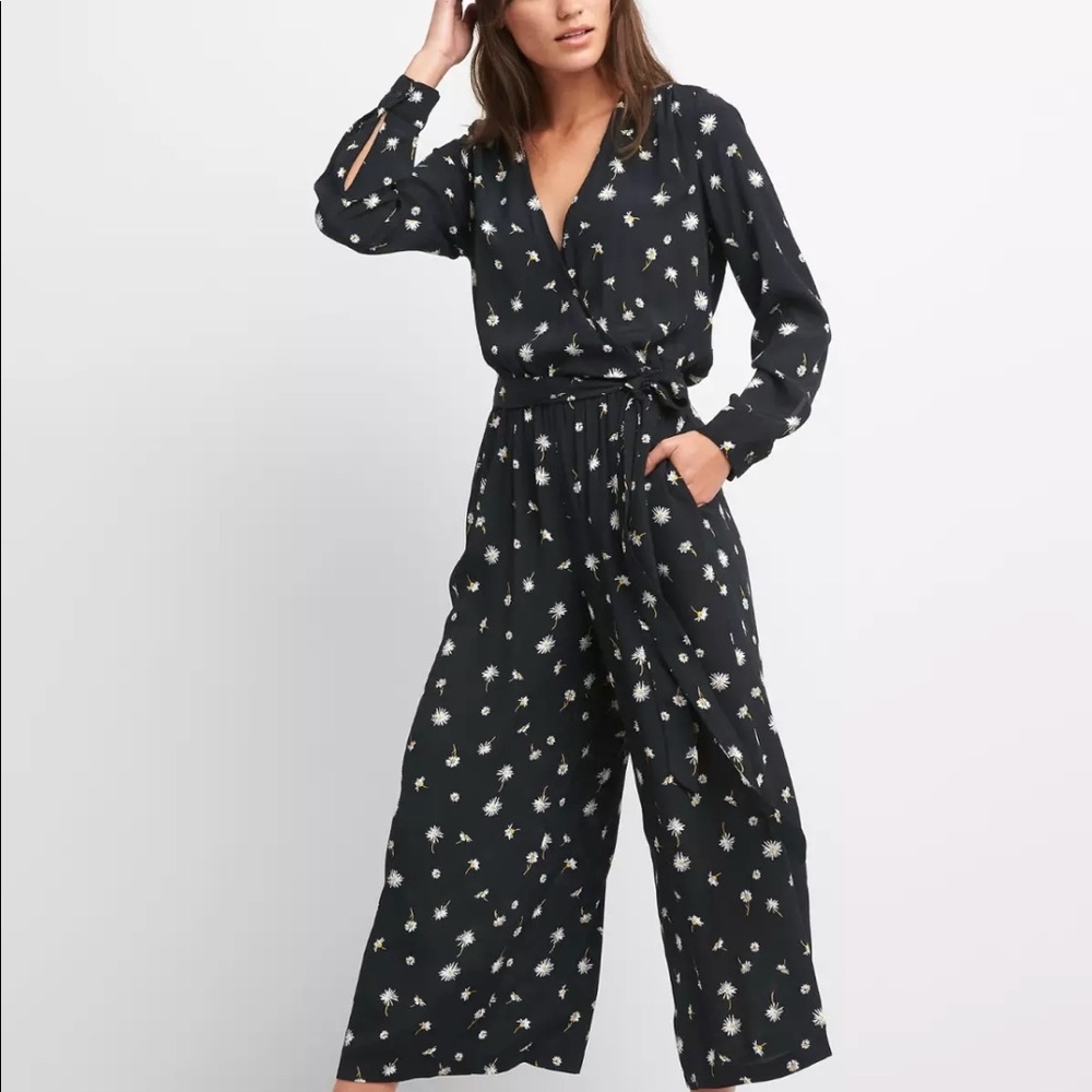 BRAND NEW SM Gap Women’s Romper - Style 223858